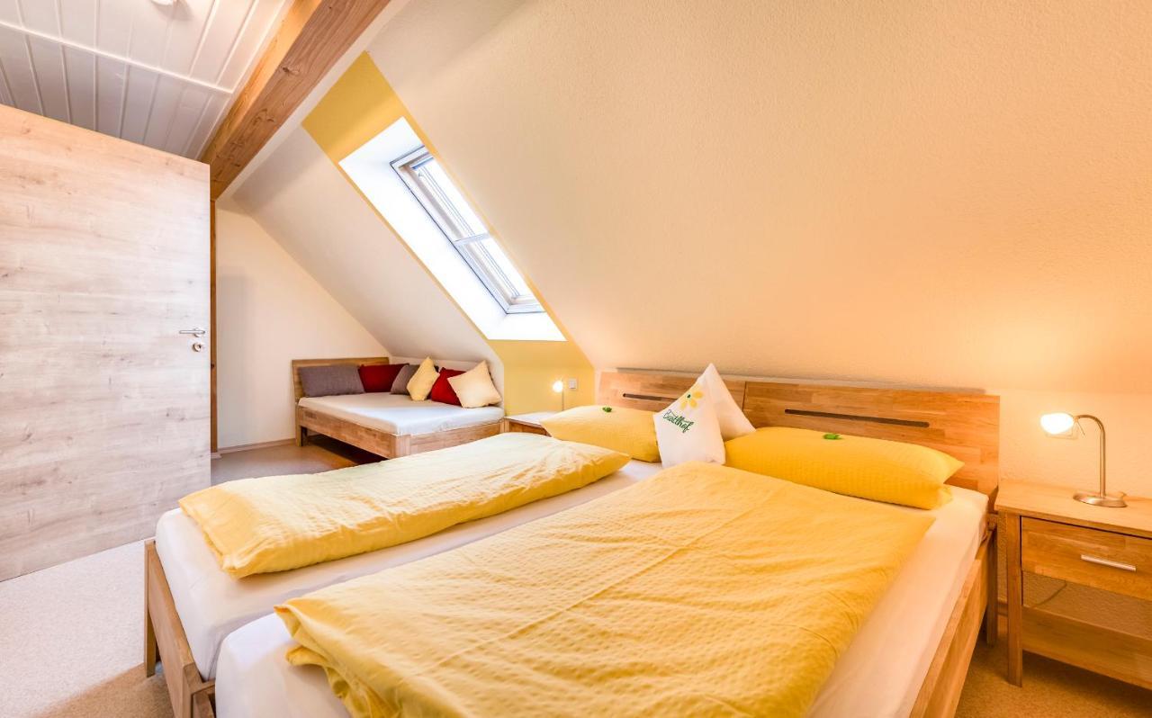 Bartlhof-Ferienwohnungen-Zimmer Burglengenfeld Extérieur photo