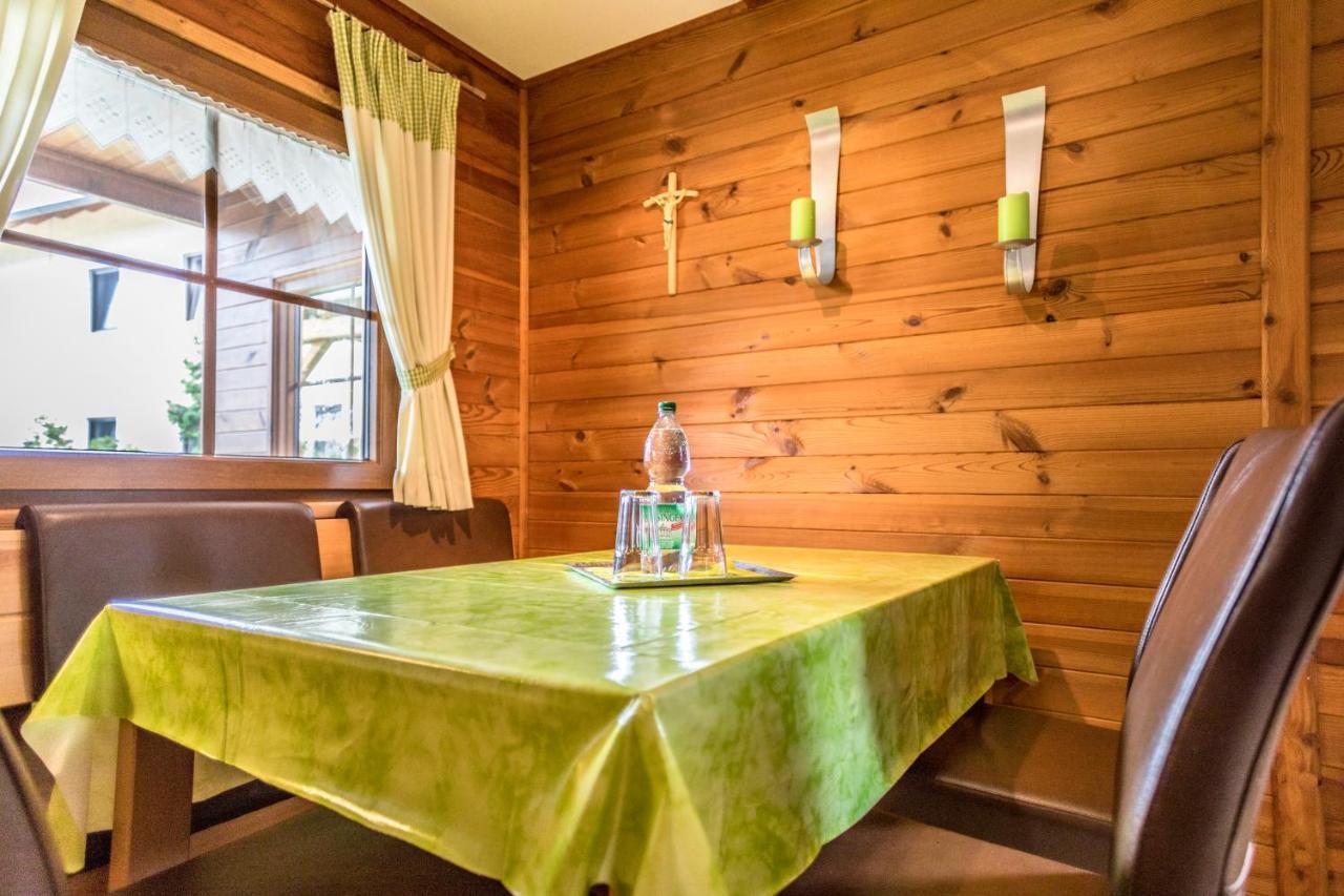 Bartlhof-Ferienwohnungen-Zimmer Burglengenfeld Extérieur photo