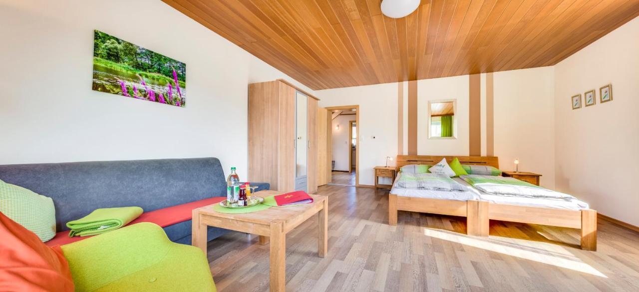 Bartlhof-Ferienwohnungen-Zimmer Burglengenfeld Extérieur photo
