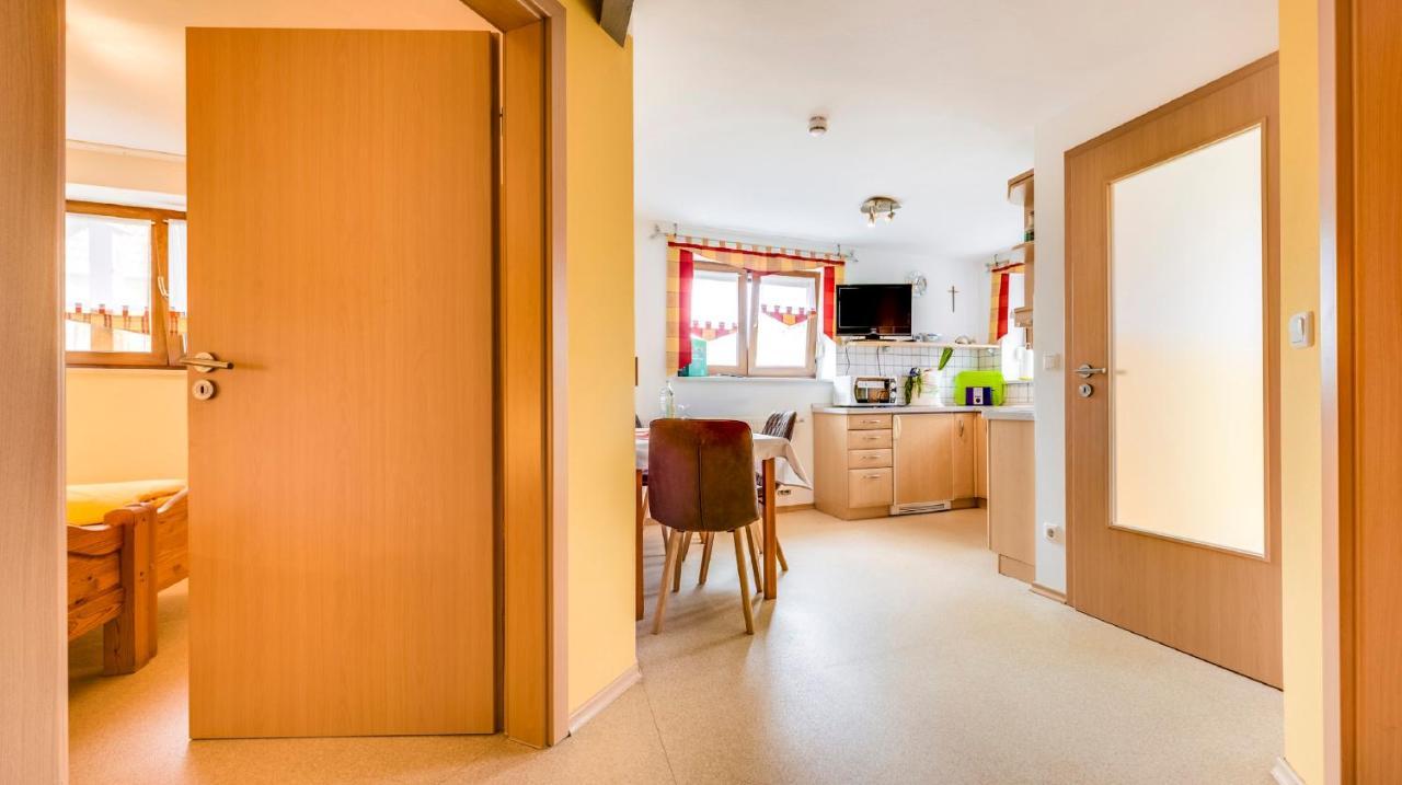 Bartlhof-Ferienwohnungen-Zimmer Burglengenfeld Extérieur photo