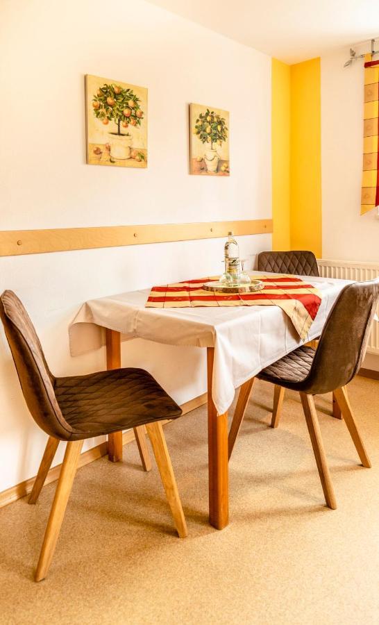 Bartlhof-Ferienwohnungen-Zimmer Burglengenfeld Extérieur photo