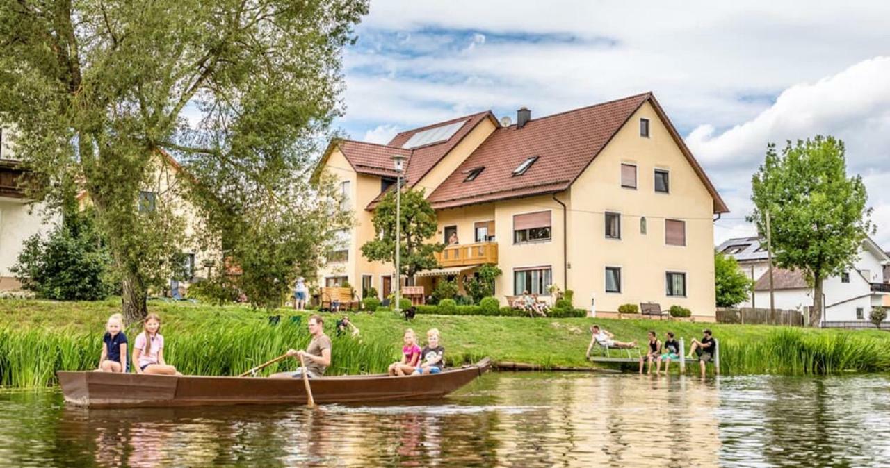 Bartlhof-Ferienwohnungen-Zimmer Burglengenfeld Extérieur photo