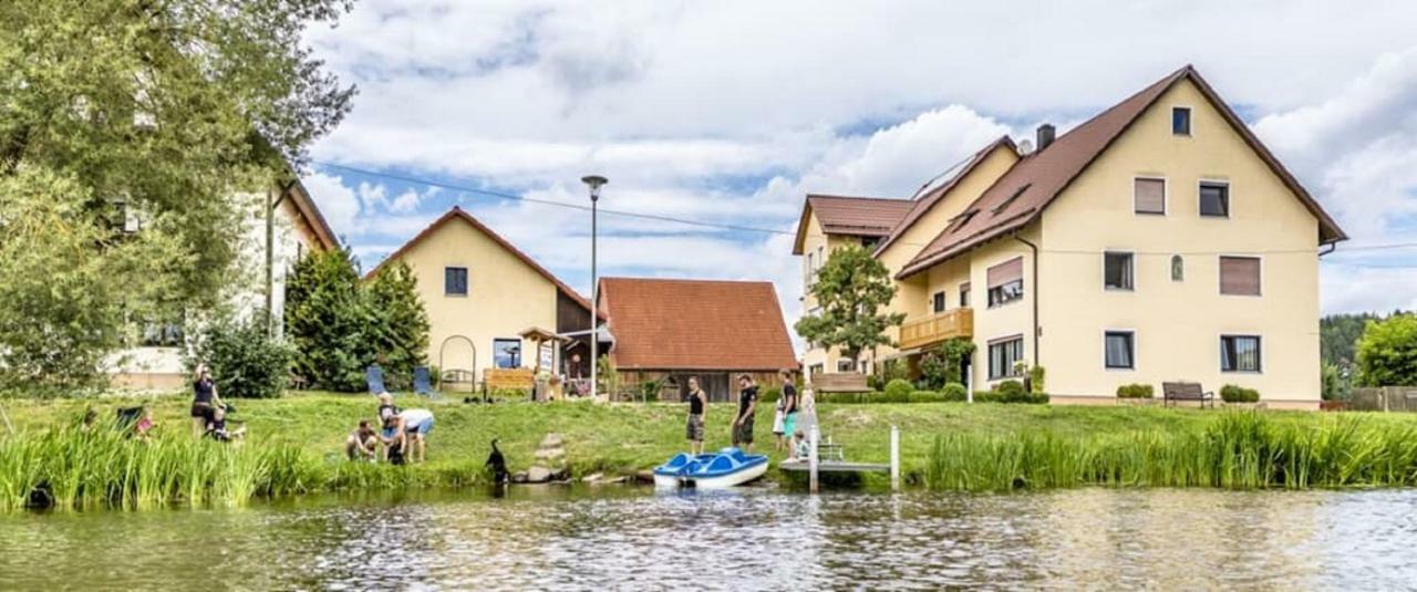 Bartlhof-Ferienwohnungen-Zimmer Burglengenfeld Extérieur photo